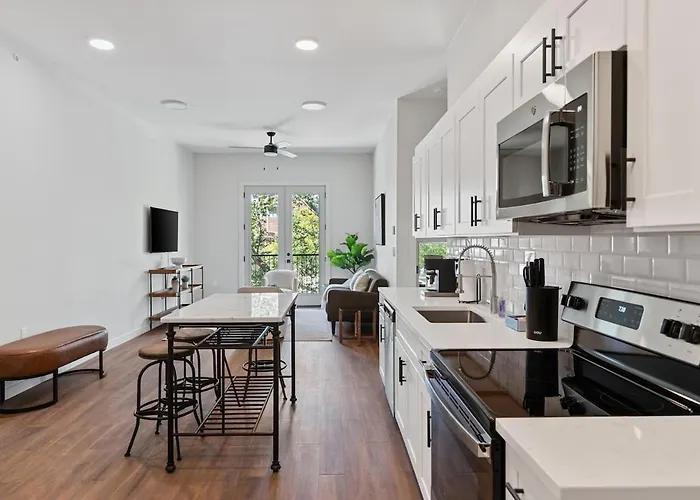 The Corbin 1303 - The Harvard Apartment